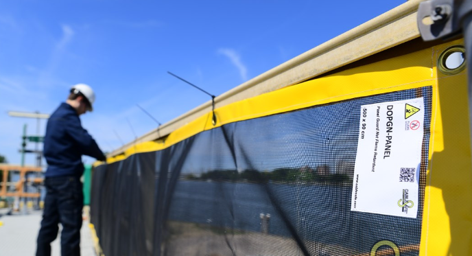 Protección contra caída de objetos para senderos peatonales